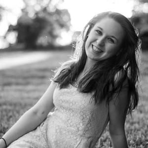 Meet your Posher, Crystal